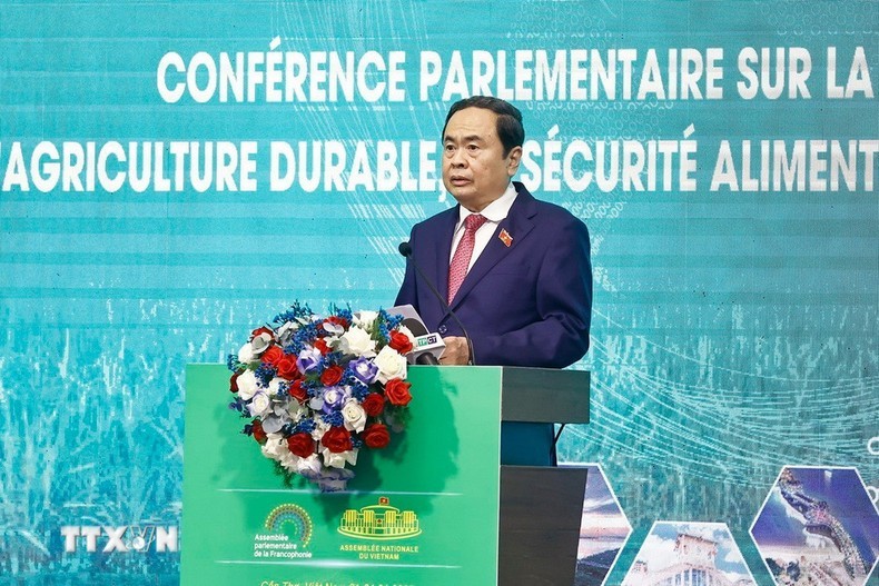 El presidente de la Asamblea Nacional vietnamita, Tran Thanh Man, pronuncia un discurso de apertura. (Foto: VNA)