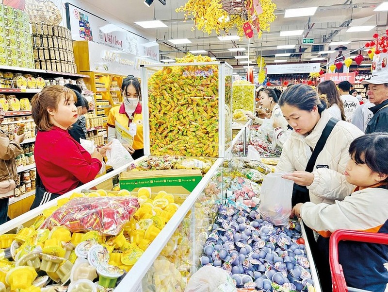 El IPC en enero de 2025 aumentó un 0,98% debido principalmente a la creciente demanda de consumo por el Año Nuevo Lunar. Foto de archivo. (Foto: thoibaotaichinhvietnam.vn)