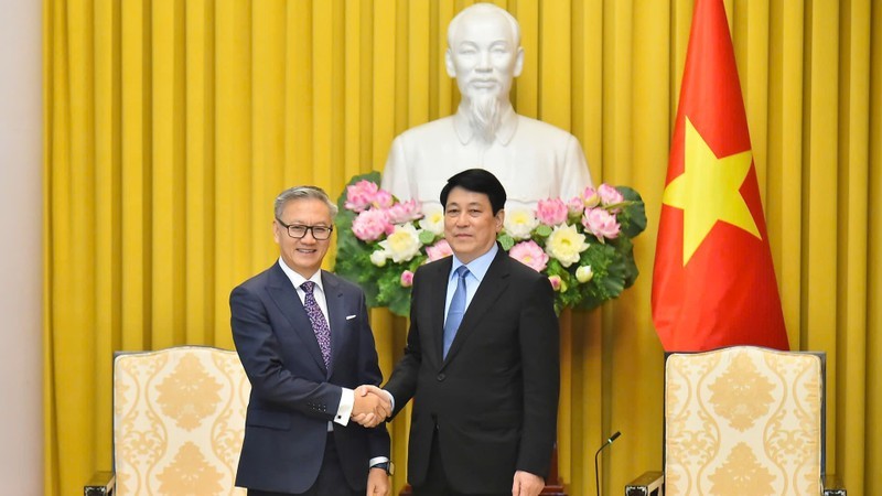 El presidente de Vietnam, Luong Cuong (derecha) se reunió hoy en esta capital con el canciller laosiano, Thongsavanh Phomvihane (Foto: Nhan Dan)