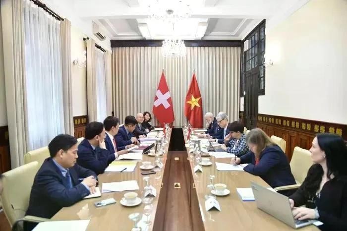 En la Consulta política Vietnam - Suiza (Foto: VNA)