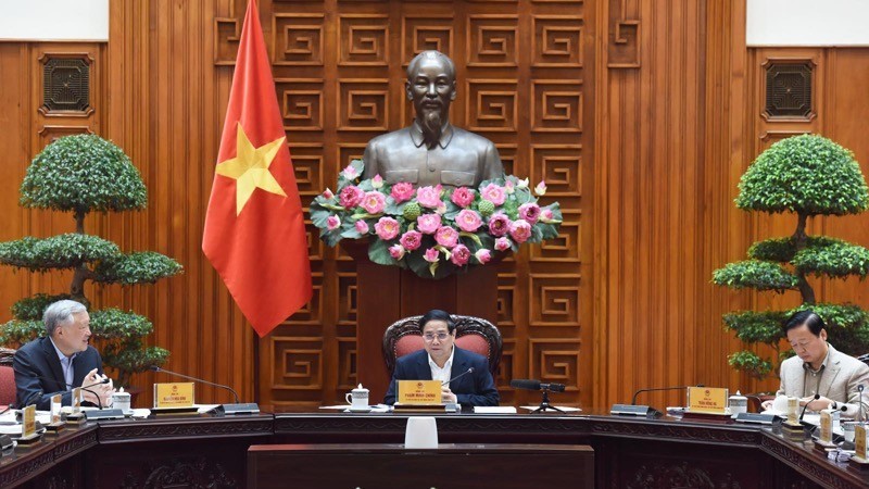 El primer ministro Pham Minh Chinh, secretario del Comité del Partido Comunista en el Gobierno, preside la reunión (Foto: Nhan Dan)