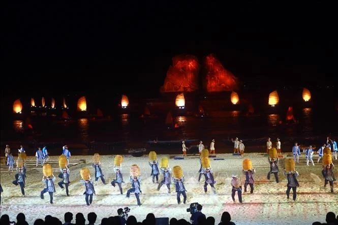 La inauguración del Carnaval Ha Long 2024. (Foto: VNA)