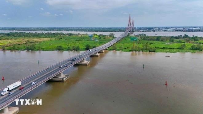 El puente de Can Tho que conecta la ciudad de Can Tho y la provincia de Vinh Long. (Foto: VNA)
