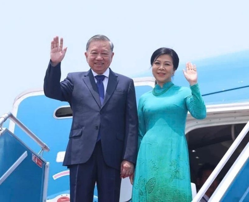 El secretario general del Partido Comunista de Vietnam, To Lam, y su esposa salieron de Hanoi al mediodía del 5 de mayo de 2025, para visitas de Estado a Kazajstán, Azerbaiyán, Belarús y una visita oficial a Rusia. (Foto: VNA)