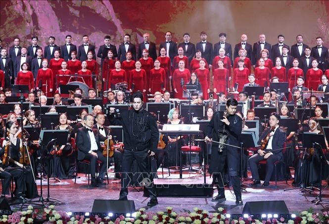 El concierto de amistad entre Vietnam y Kazajistán (Foto: VNA)