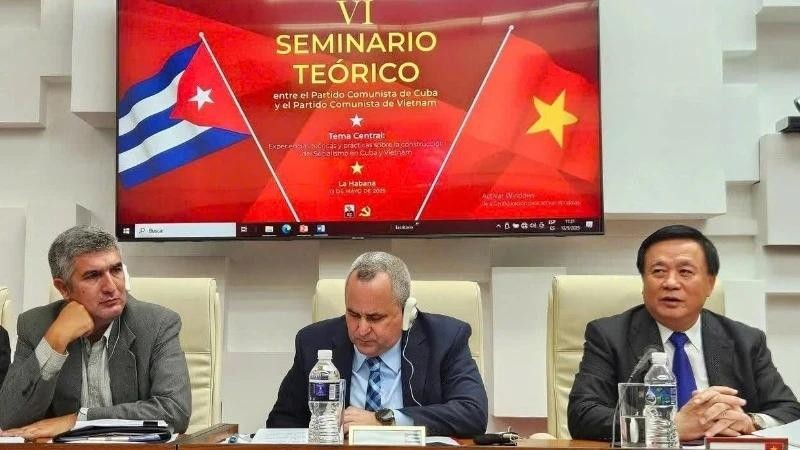 En el taller Científico Internacional "Fidel Castro-Ho Chi Minh: Visión Revolucionaria".