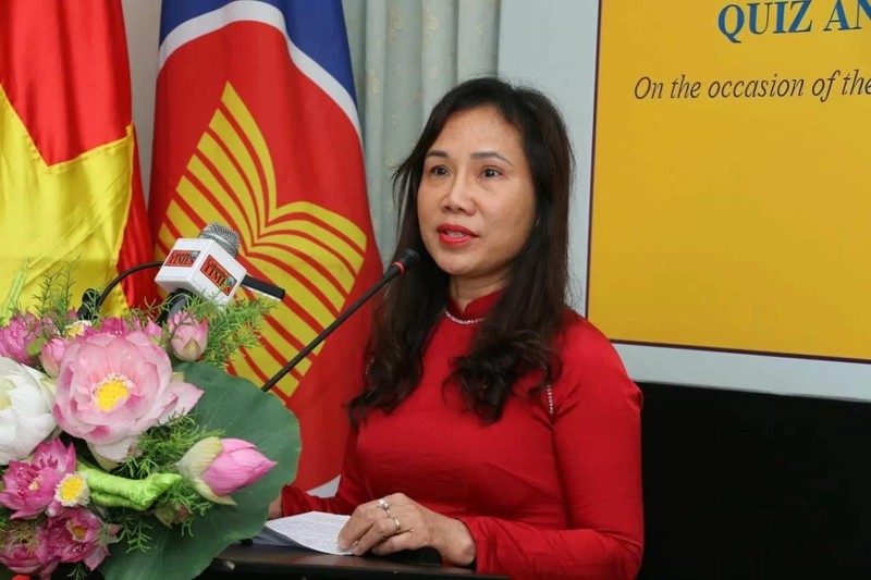 La embajadora vietnamita en Sri Lanka, Trinh Thi Tam, habla en la ceremonia del lanzamiento. (Foto: VNA)