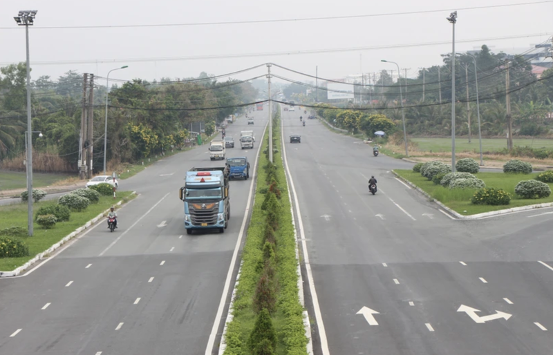 Un tramo de la carretera nacional 61C que une la ciudad de Can Tho con la provincia de Hau Giang. (Foto: VNA)