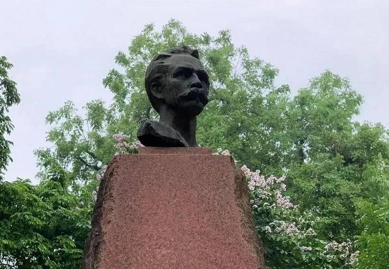 El busto del Héroe Nacional cubano José Martí en Hanói. (Foto: VNA)