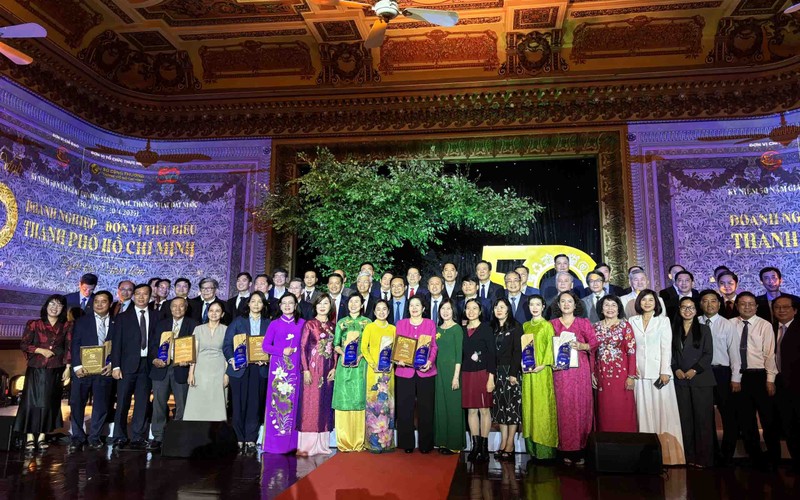 Participantes en el evento (Foto: thesaigontimes.vn)