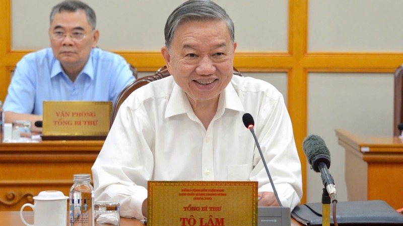 El secretario general del Partido Comunista de Vietnam, To Lam, preside la reunión (Foto: VNA)