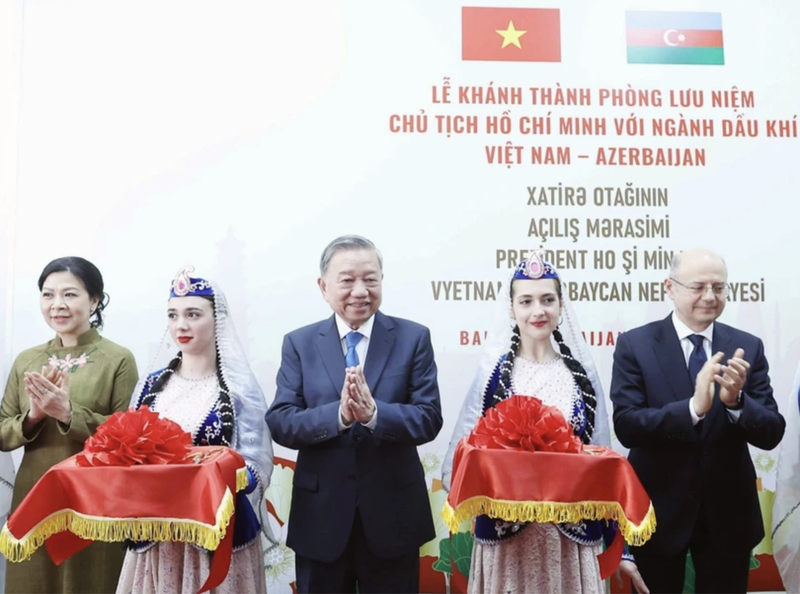 El secretario general del Partido Comunista de Vietnam, To Lam, y delegados en la inauguración. (Foto: VNA)