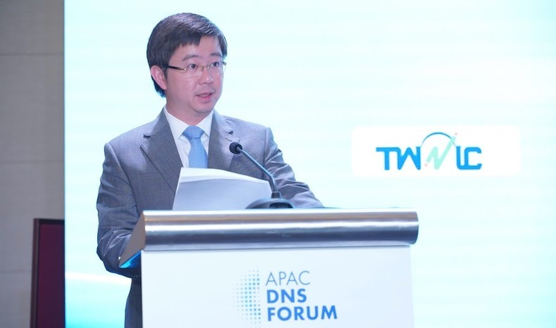 El viceministro de Ciencia y Tecnología Bui Hoang Phuong habla en el foro.