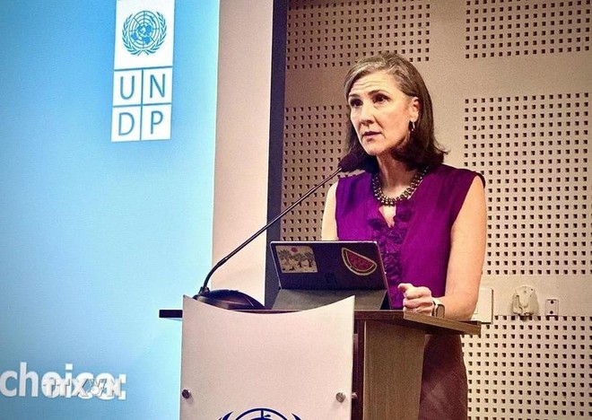 Ramla Khalidi, representante residente del PNUD en Vietnam, interviene en el lanzamiento (Foto: VNA)