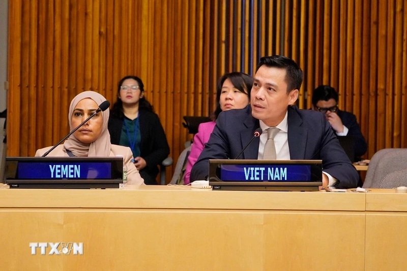 El embajador Dang Hoang Giang, representante permanente de Vietnam ante la ONU, habla en el evento. (Foto: VNA)