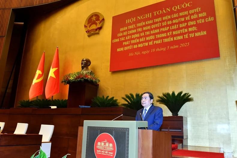 El presidente de la Asamblea Nacional, Tran Thanh Man, habla en la cita (Foto: Nhan Dan)