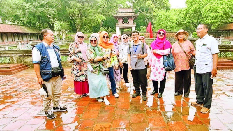 Turistas musulmanes visitan Hanói. (Foto: Nhan Dan)