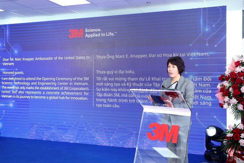 Nguyen Thi Bich Ngoc, viceministra de Planificación e Inversión, interviene en la inauguración del centro. (Foto: Ministerio de Planificación e Inversión)