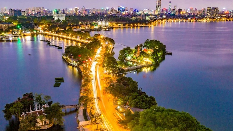 El Lago del Oeste se iluminará en el Concierto de Luz – Año Nuevo 2025. 