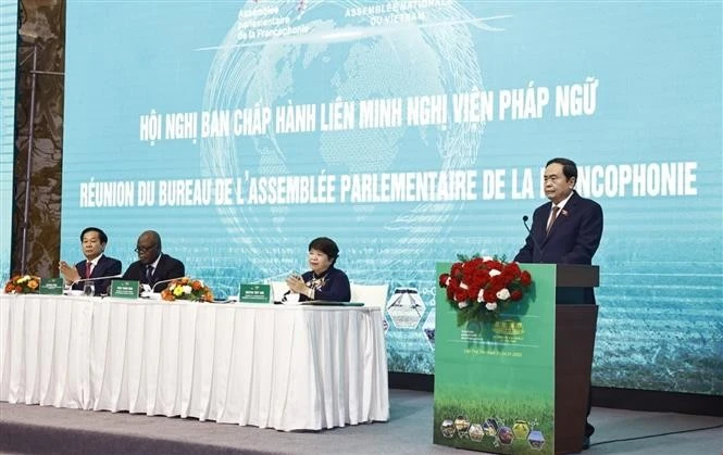 El presidente de la Asamblea Nacional de Vietnam (ANV), Tran Thanh Man, habla en el evento. (Foto: VNA)