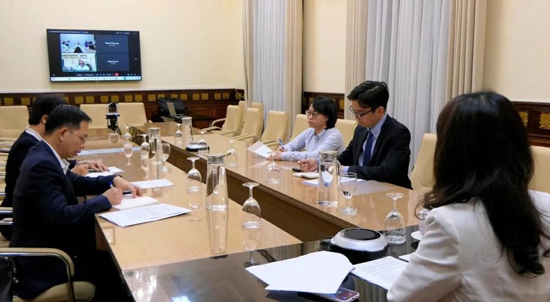 En la conversación telefónica . (Foto: baoquocte.vn)