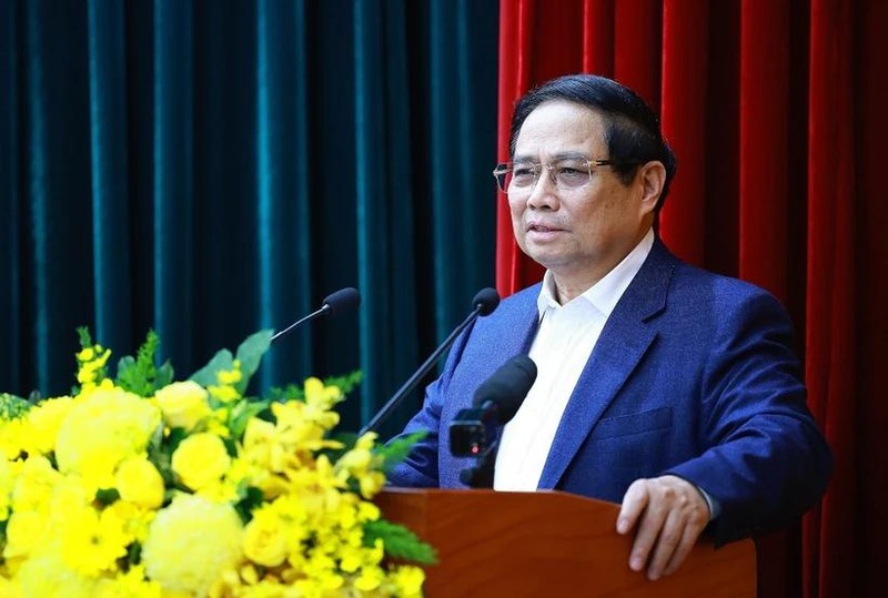 El primer ministro de Vietnam, Pham Minh Chinh, habla en la reunión. (Foto: VNA)