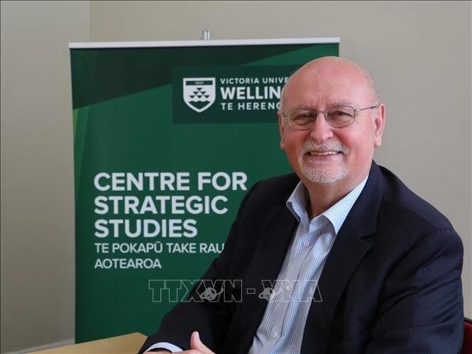 Roberto Rabel, profesor del Centro de Estudios Estratégicos de la Universidad Victoria de Wellington. (Foto: VNA)