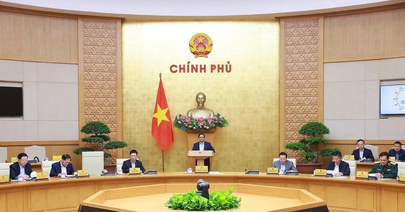 El primer ministro de Vietnam, Pham Minh Chinh, interviene en la reunión. (Foto: VNA)