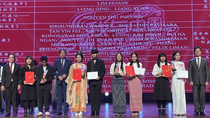 Estudiantes de los países del Sudeste Asiático fueron premiados en el concurso.