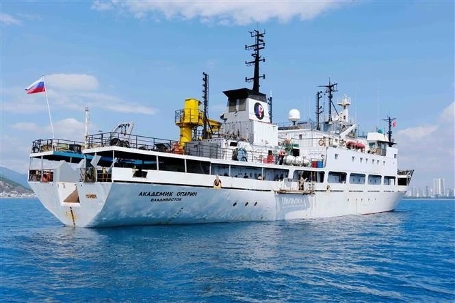 El buque ruso de investigación científica “Académico Oparin” (Foto: VNA)