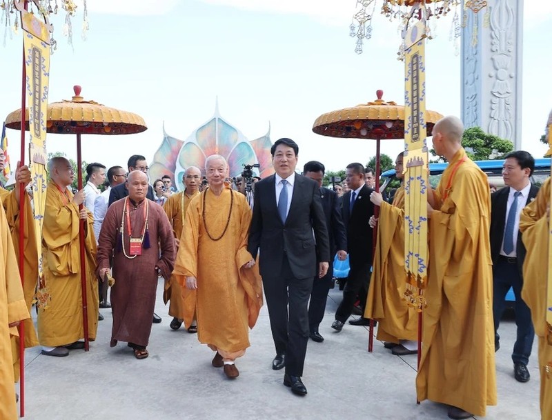 El presidente de Vietnam, Luong Cuong, asiste al evento. (Foto: VNA)