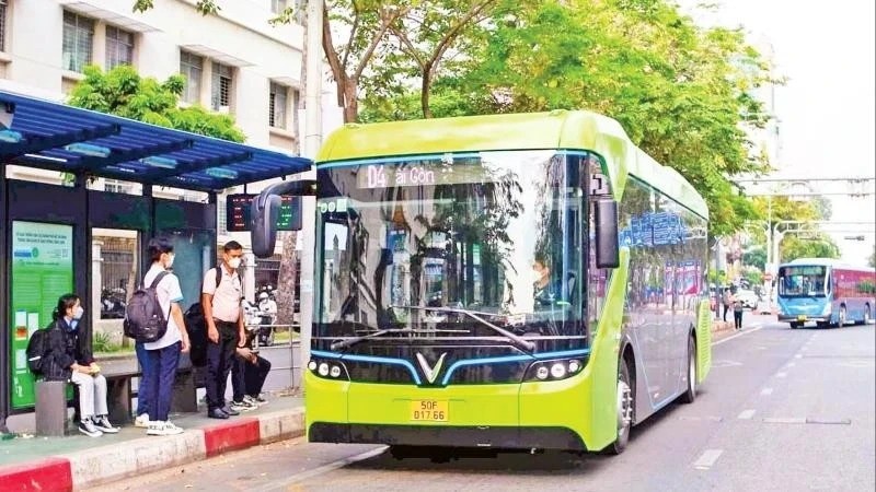 Impulsan “ecologización” del sistema de autobuses en ciudades clave de Vietnam. (Foto: Nhan Dan)