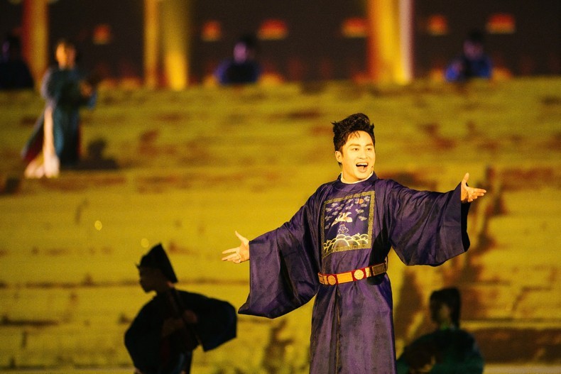Cantante Tung Duong. (Foto: Nhan Dan)