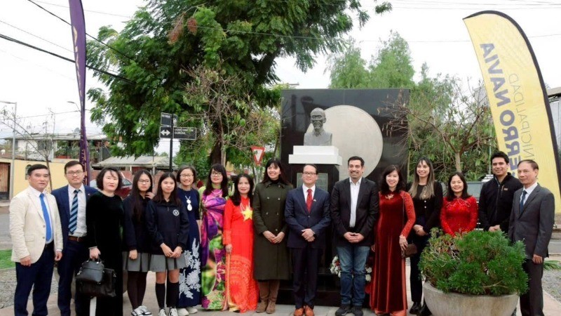Delegados en el acto. (Foto: Embajada de Vietnam en Chile)