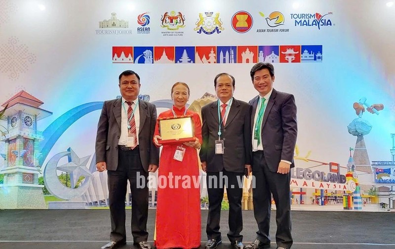 El sitio turístico Con Chim recibe el premio del turismo de la Asean. (Foto: baotravinh.vn)