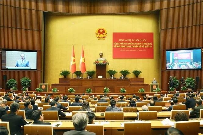 Panorama de la Confrencia Nacional sobre la Resolución No.57-NQ/TW del Buró Político del Partido Comunista de Vietnam sobre los avances en el desarrollo de la ciencia, la tecnología, la innovación y la transformación digital nacional, organizada el 13 de enero de 2025 en Hanói. (Fuente: VNA)