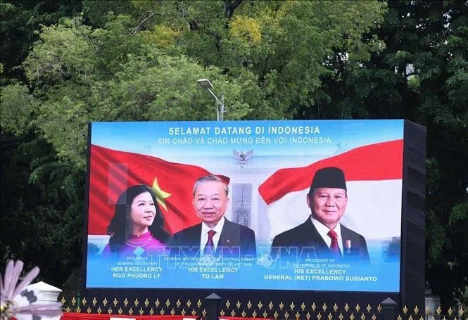 El secretario general del Partido Comunista de Vietnam, To Lam, y su cónyuge realiza una visita de Estado a Indonesia (Foto: VNA)