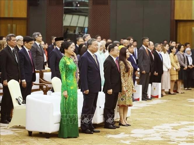 Asean, un pilar importante en política exterior de Vietnam, afirma líder partidista