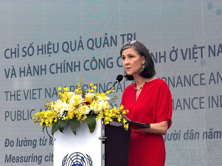 Ramla Khalidi, representante residente del PNUD en Vietnam, interviene en la cita (Foto: VNA) 