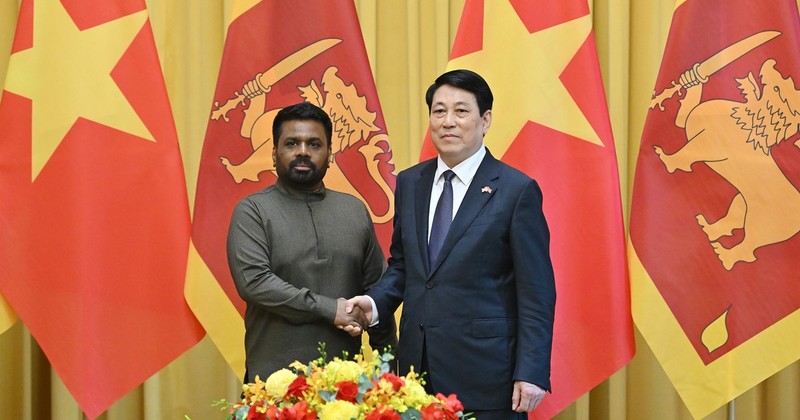 El presidente de Vietnam, Luong Cuong (derecha), y su homólogo de Sri Lanka, Anura Kumara Dissanayaka (Foto: VNA)