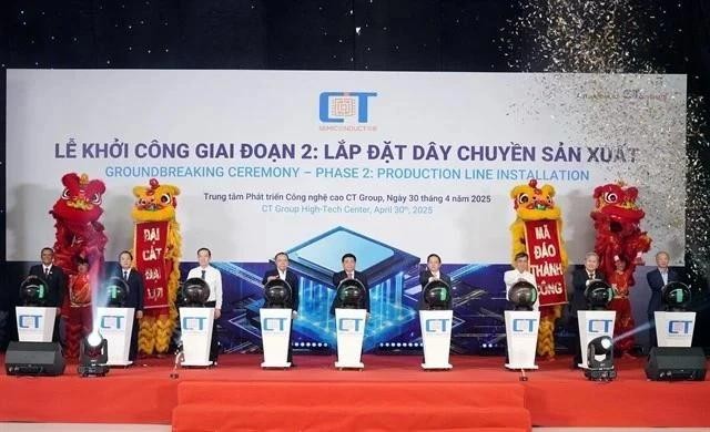 Ceremonia de colocación de la primera piedra de la segunda fase de la construcción de la primera fábrica de chips semiconductores de propiedad local de Vietnam. (Foto: CT Semiconductor)