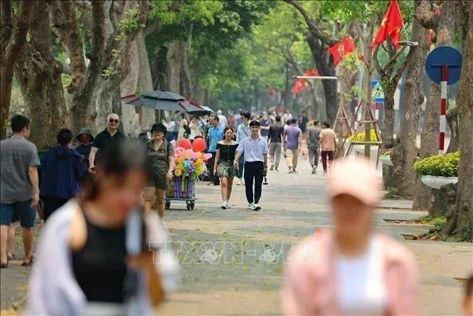 Hanói ofreció vibrantes actividades turísticas durante las vacaciones del 30 de abril al 1 de mayo (Foto: VNA)