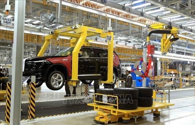 Vietnam traza una hoja de ruta ambiciosa para fortalecer la economía privada con Resolución No 68-NQ/TW