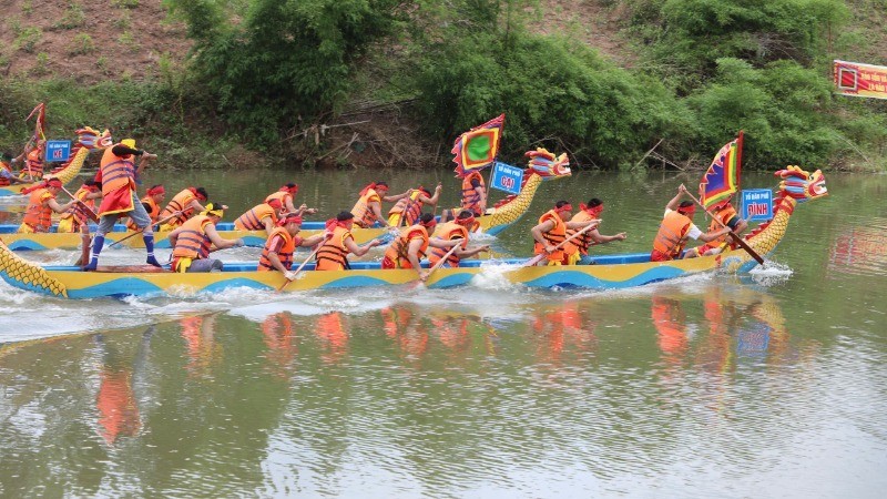 Reconocen como patrimonio cultural intangible nacional el festival de regata de botes de An Chau