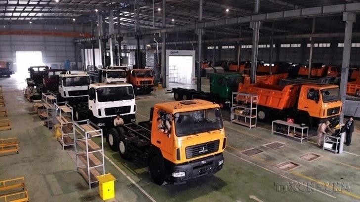 Ensamblaje de automóviles en una empresa en el distrito de Kim Dong, en la provincia de Hung Yen. (Fuente: VNA)