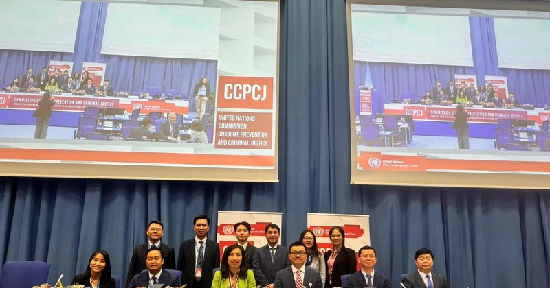 La delegación vietnamita asiste al 34º período de sesiones de la Comisión de Prevención del Delito y Justicia Penal (CCPCJ34) en Viena, Austria. (Foto: Ministerio de Relaciones Exteriores) 