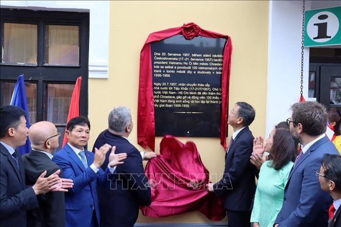 En la ceremonia (Fuente: VNA) 