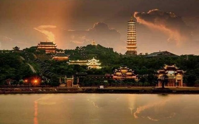 Una vista en la atardecer de la pagoda Bai Dinh (Fuente: Nhan Dan).