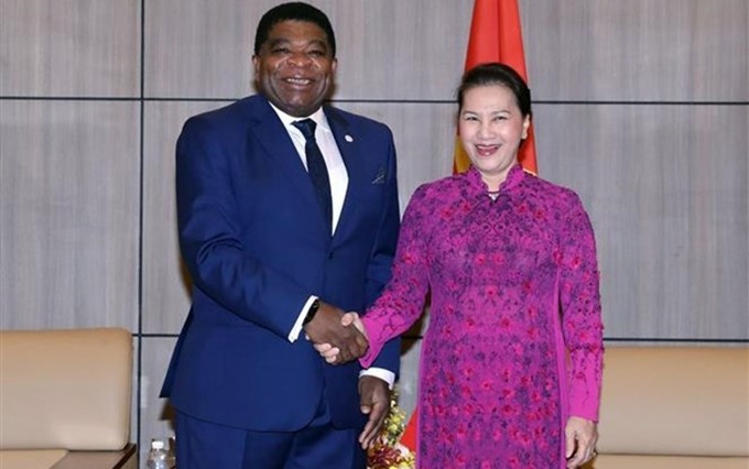 La presidenta de la Asamblea Nacional de Vietnam, Nguyen Thi Kim Ngan, recibió al secretario general de la Unión Interparlamentaria, Martin Chungong. (Fuente: VNA)