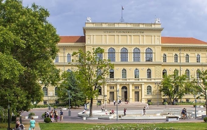 La Universidad de Szeged en Hungría.